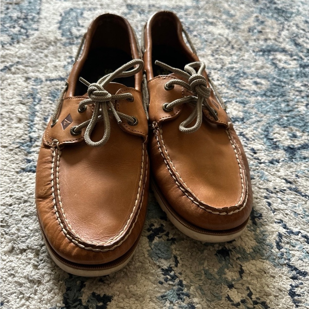 Sperry Brown Leather Boat Shoes with Moccasin Stitching